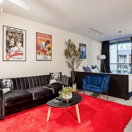 Style, Peace, Comfort In N Hollywood Next To Burbank Free Indoor Parking And Wifi